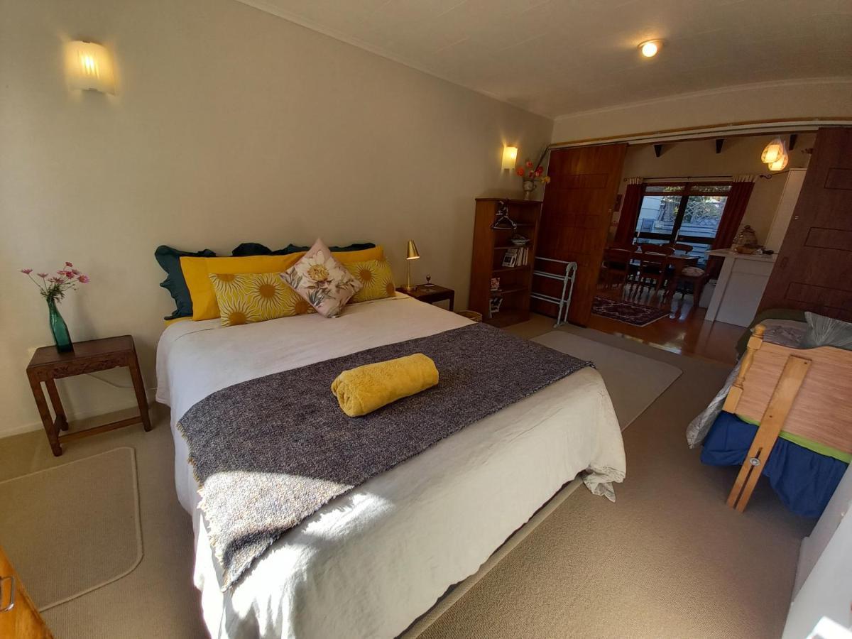 Birds Eyes Te Awanga Bed and Breakfast Buitenkant foto