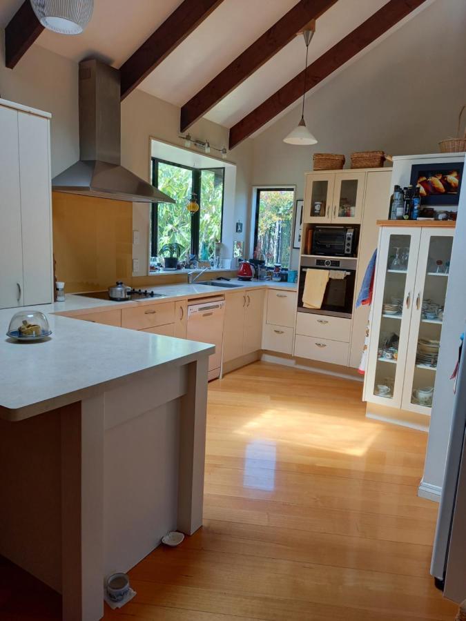 Birds Eyes Te Awanga Bed and Breakfast Buitenkant foto